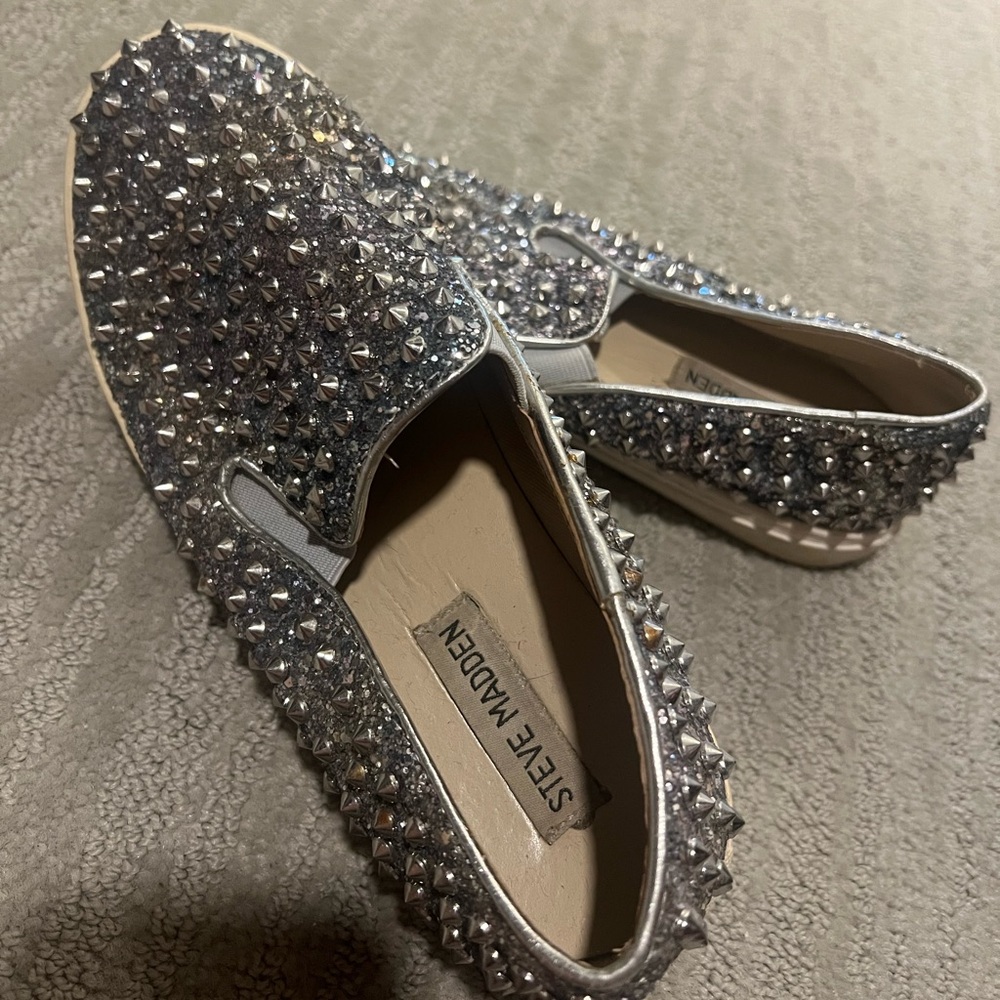 Steve Madden Emma Sneaker in Silver Sparkle & Spike